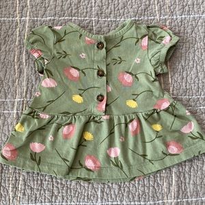 ✨4/$20✨ Carter's floral oversized top / dress (6-9 months)